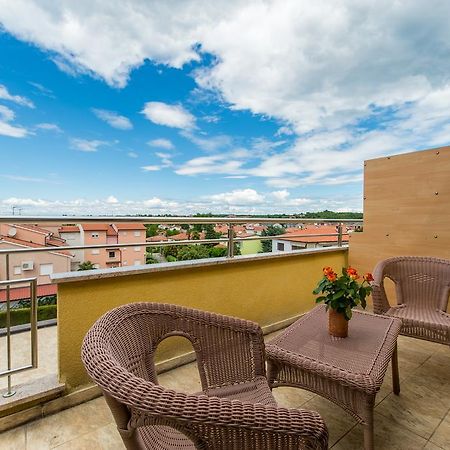 Vilola Bed & Breakfast Zambratija  Dış mekan fotoğraf