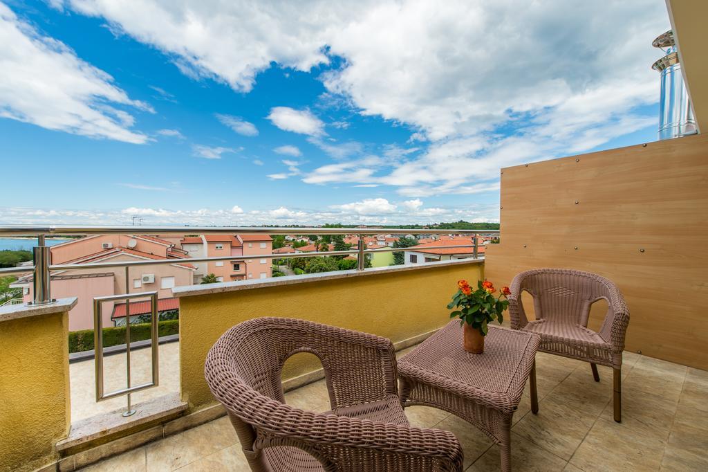 Vilola Bed & Breakfast Zambratija  Dış mekan fotoğraf