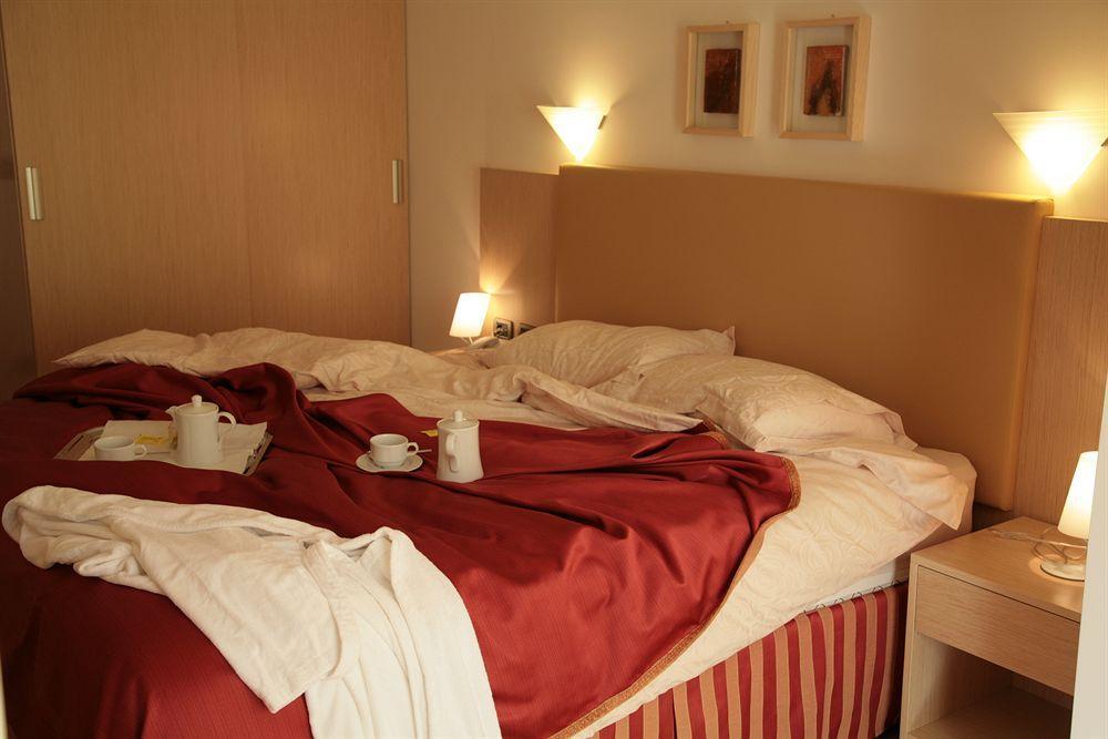 Vilola Bed & Breakfast Zambratija  Dış mekan fotoğraf