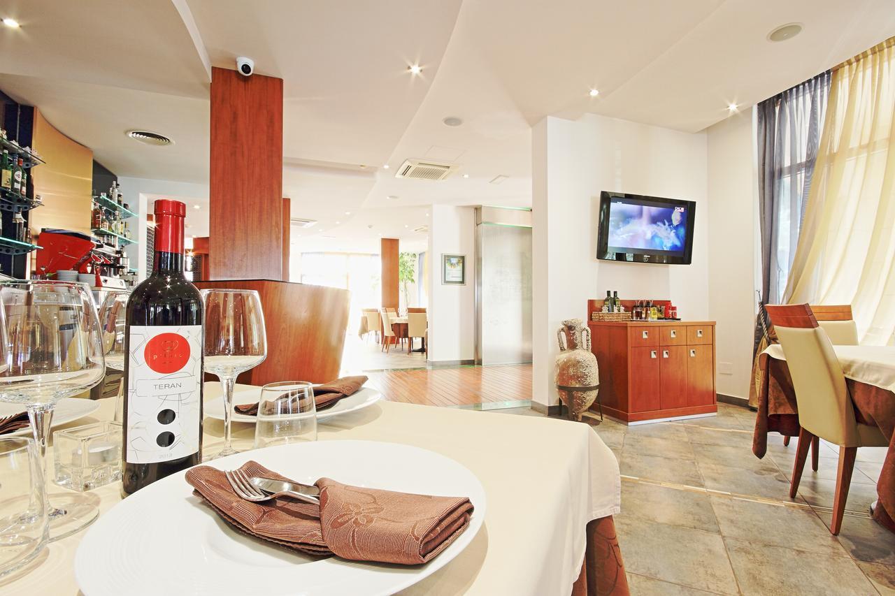 Vilola Bed & Breakfast Zambratija  Dış mekan fotoğraf