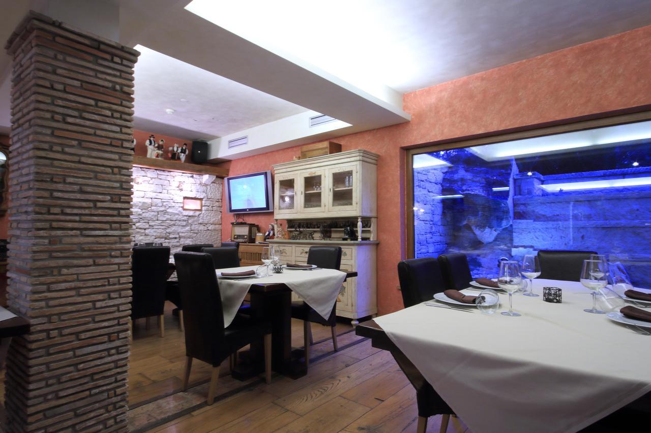 Vilola Bed & Breakfast Zambratija  Dış mekan fotoğraf