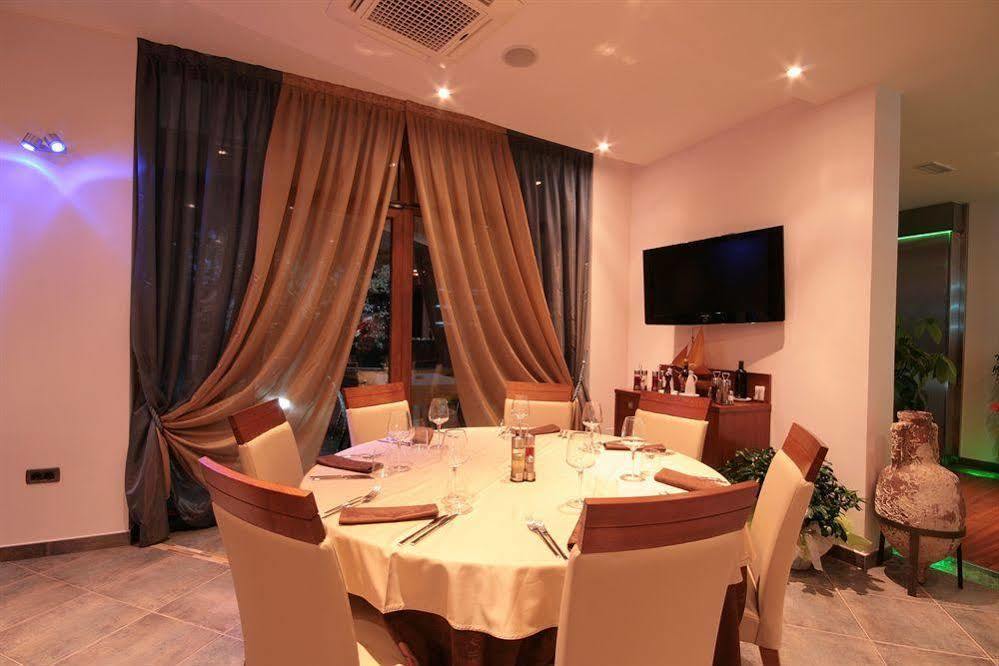 Vilola Bed & Breakfast Zambratija  Dış mekan fotoğraf