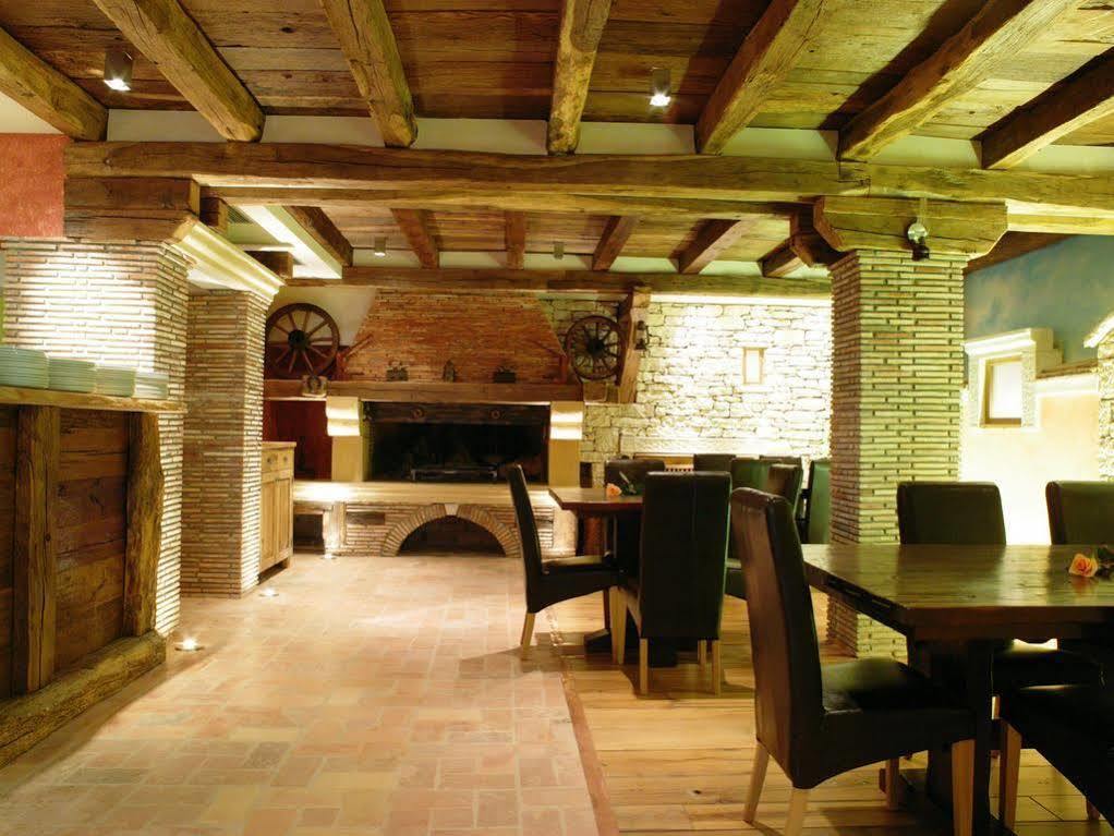Vilola Bed & Breakfast Zambratija  Dış mekan fotoğraf