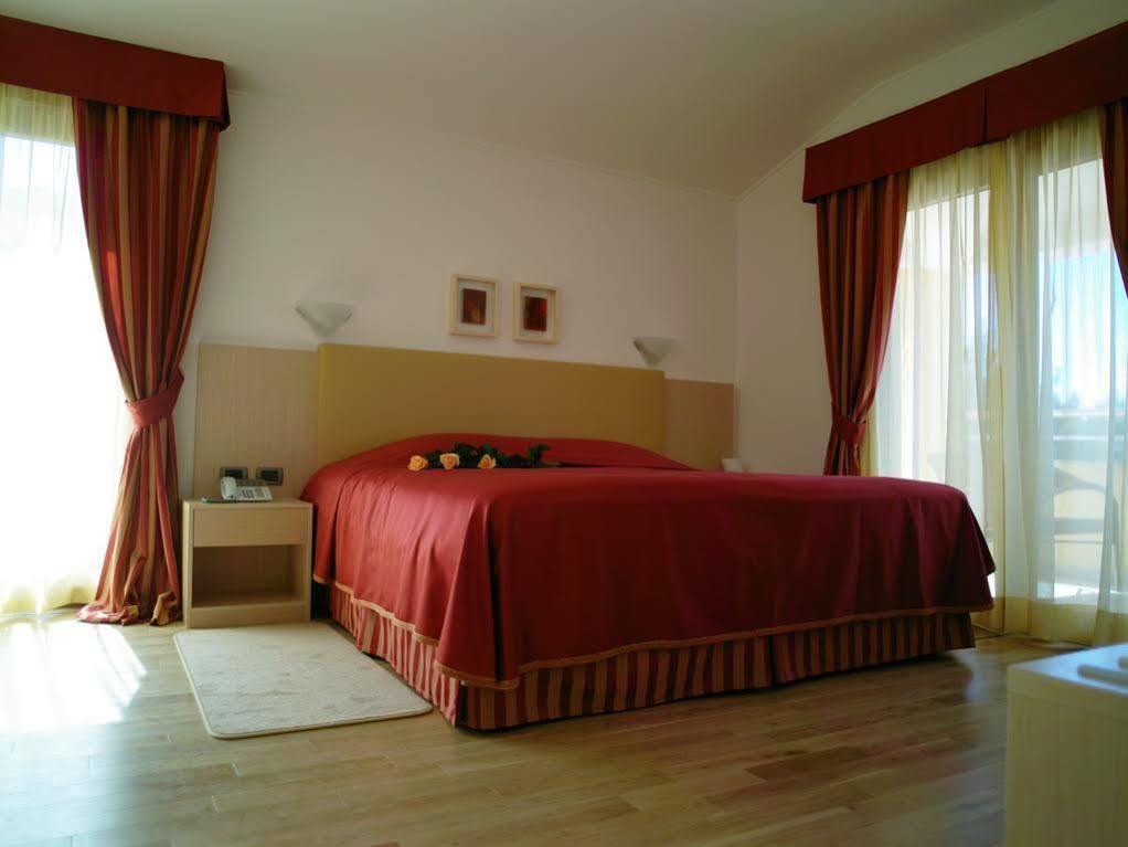 Vilola Bed & Breakfast Zambratija  Dış mekan fotoğraf