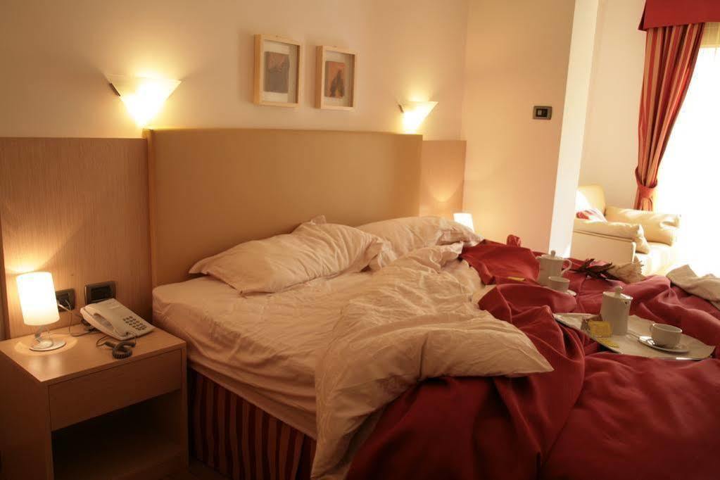 Vilola Bed & Breakfast Zambratija  Dış mekan fotoğraf