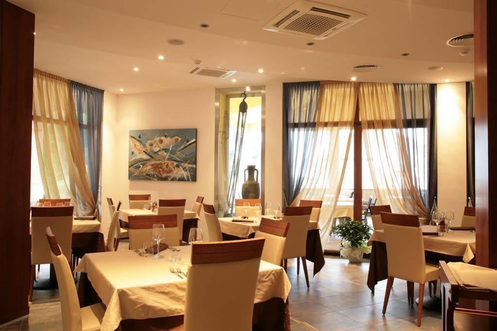 Vilola Bed & Breakfast Zambratija  Dış mekan fotoğraf