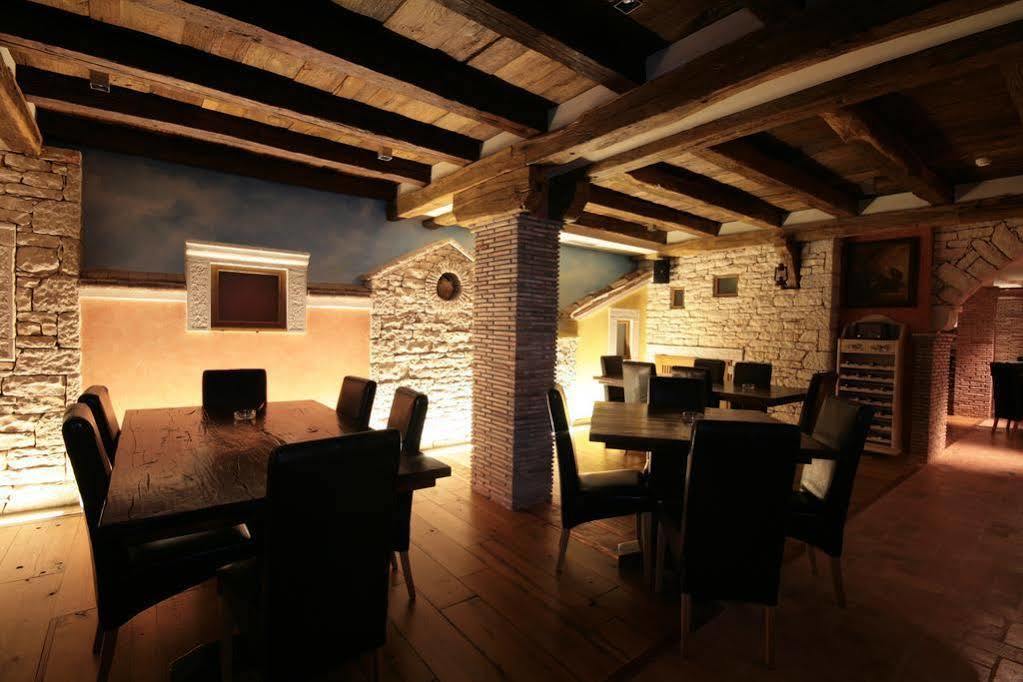 Vilola Bed & Breakfast Zambratija  Dış mekan fotoğraf