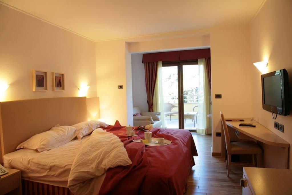 Vilola Bed & Breakfast Zambratija  Dış mekan fotoğraf